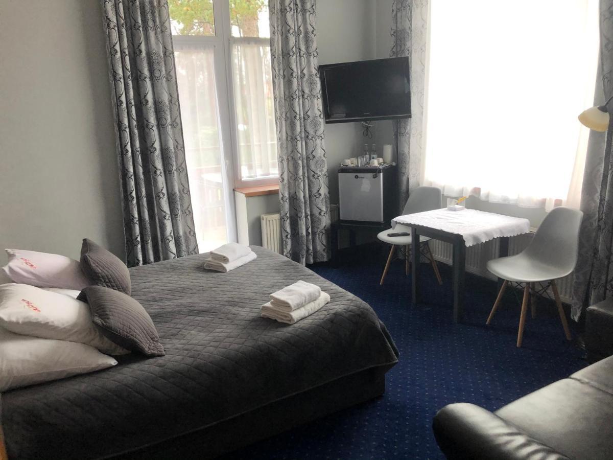 Hotel Bella Jelenia Góra Extérieur photo