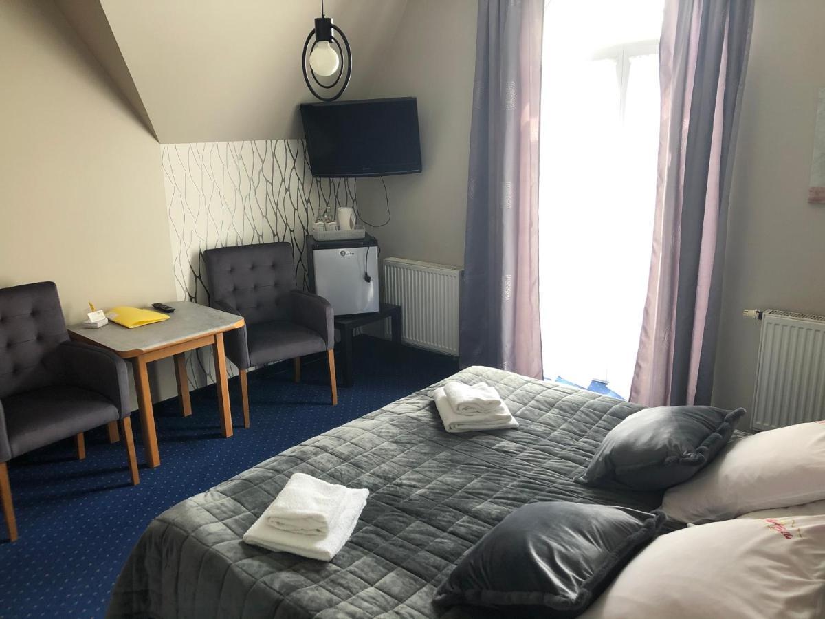 Hotel Bella Jelenia Góra Extérieur photo
