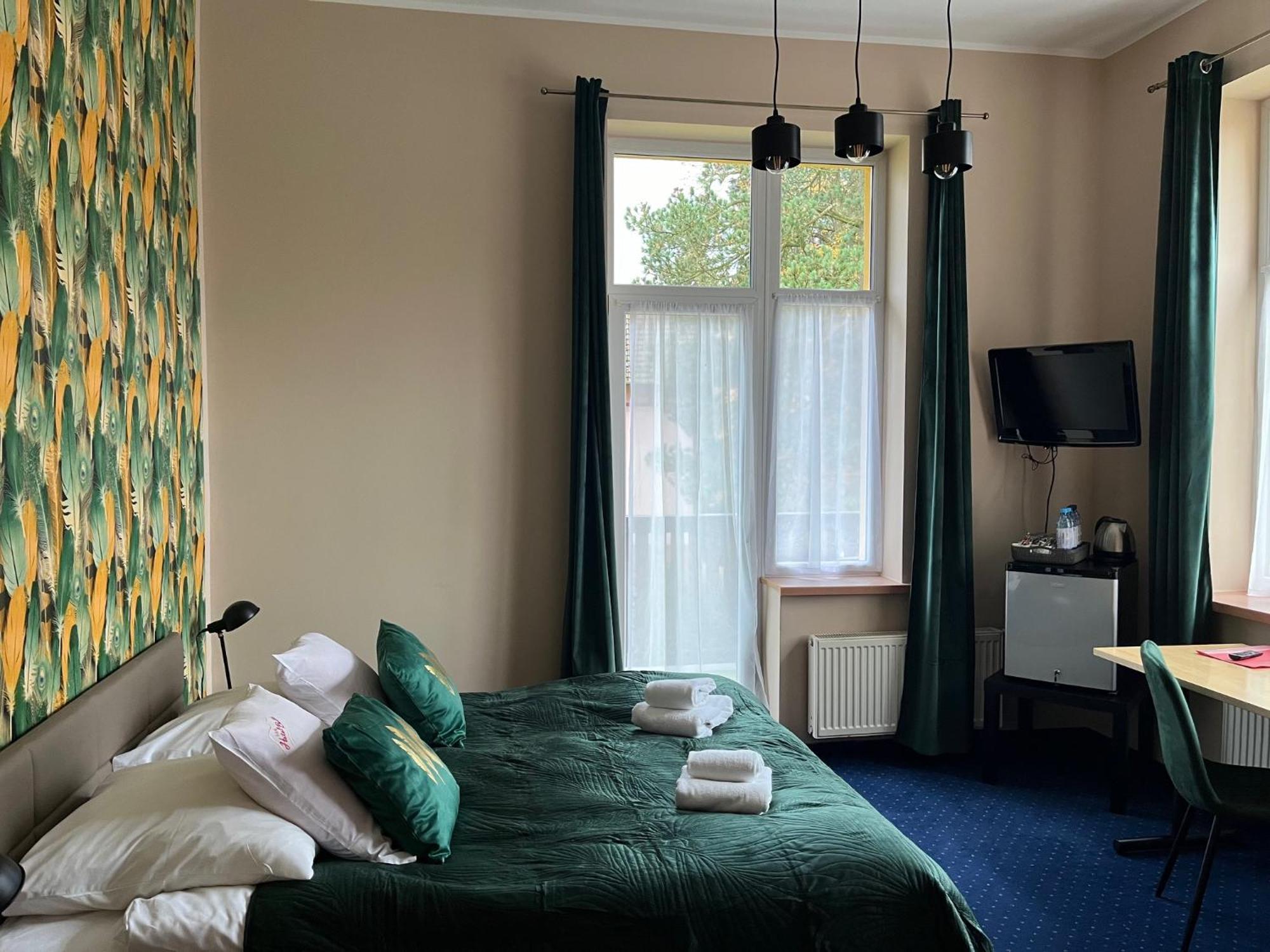 Hotel Bella Jelenia Góra Extérieur photo