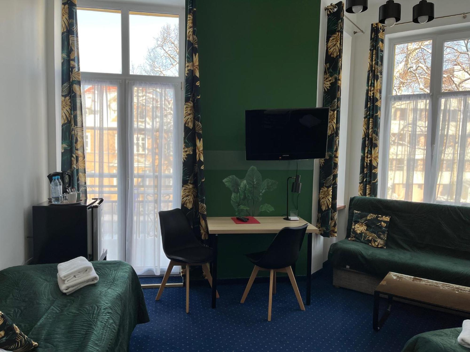 Hotel Bella Jelenia Góra Extérieur photo