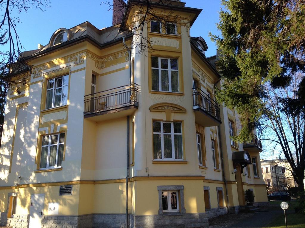 Hotel Bella Jelenia Góra Extérieur photo